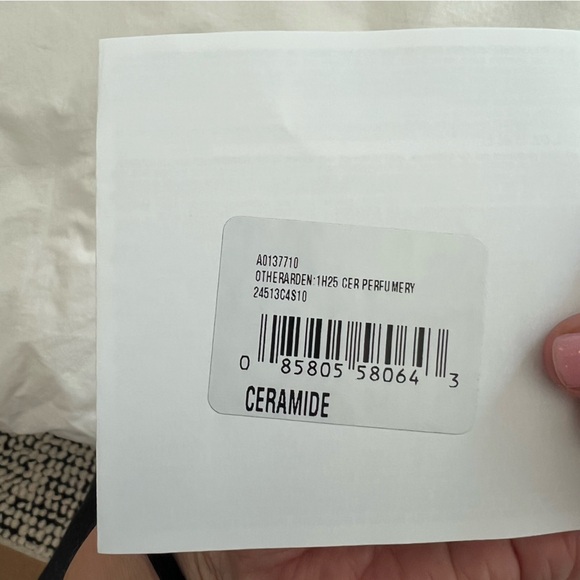 ⭐️FREE GIFT⭐️ Elizabeth Arden Retinol/Ceramide Skincare Bundle + Cosmetics Case - Picture 5 of 5